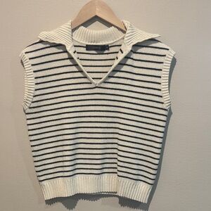 Women's V-Neck Short Sleeve Sweater - Black and White